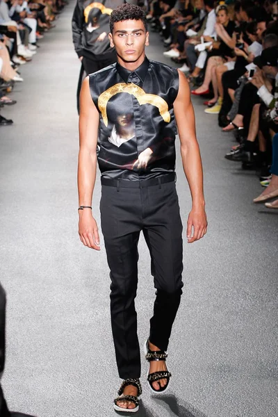 Look 30
